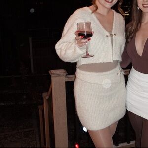 Matching Cream Set with Gold Detail